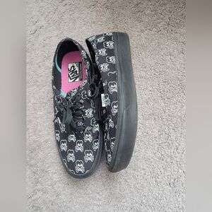 Mens Sizing 8 / Womens size 9.5 - Skull Vans